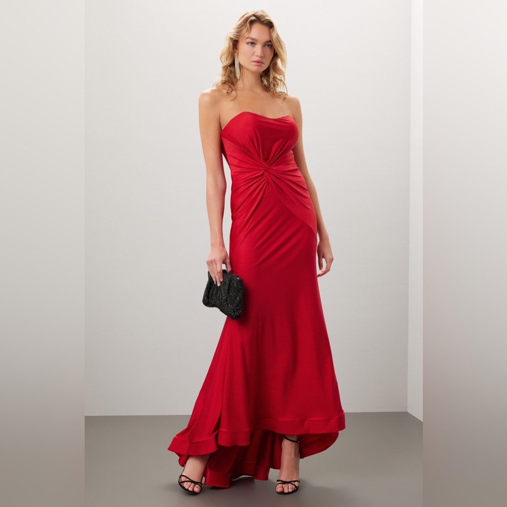 FAVIANA Red Strapless Evening Knot Front Mermaid Sweetheart Gown 0
